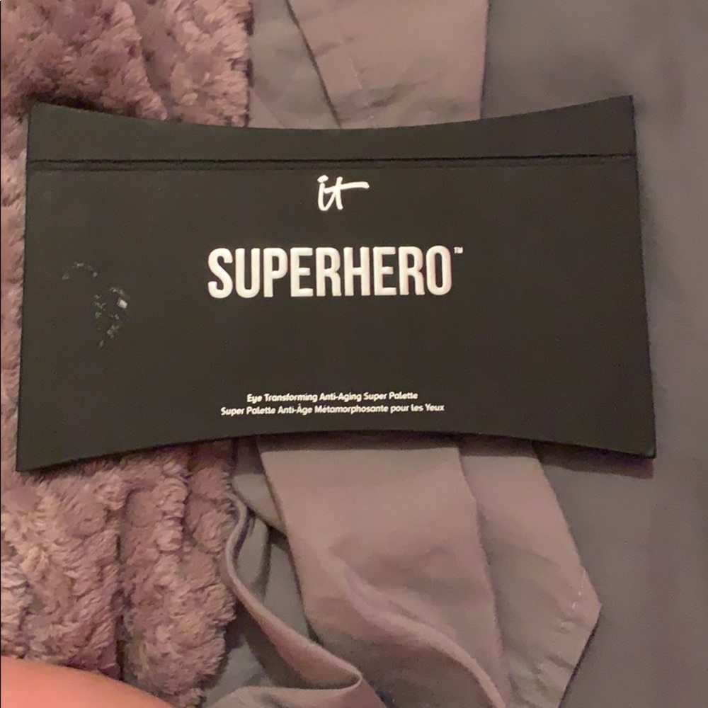 Brand new it cosmetics superhero palette